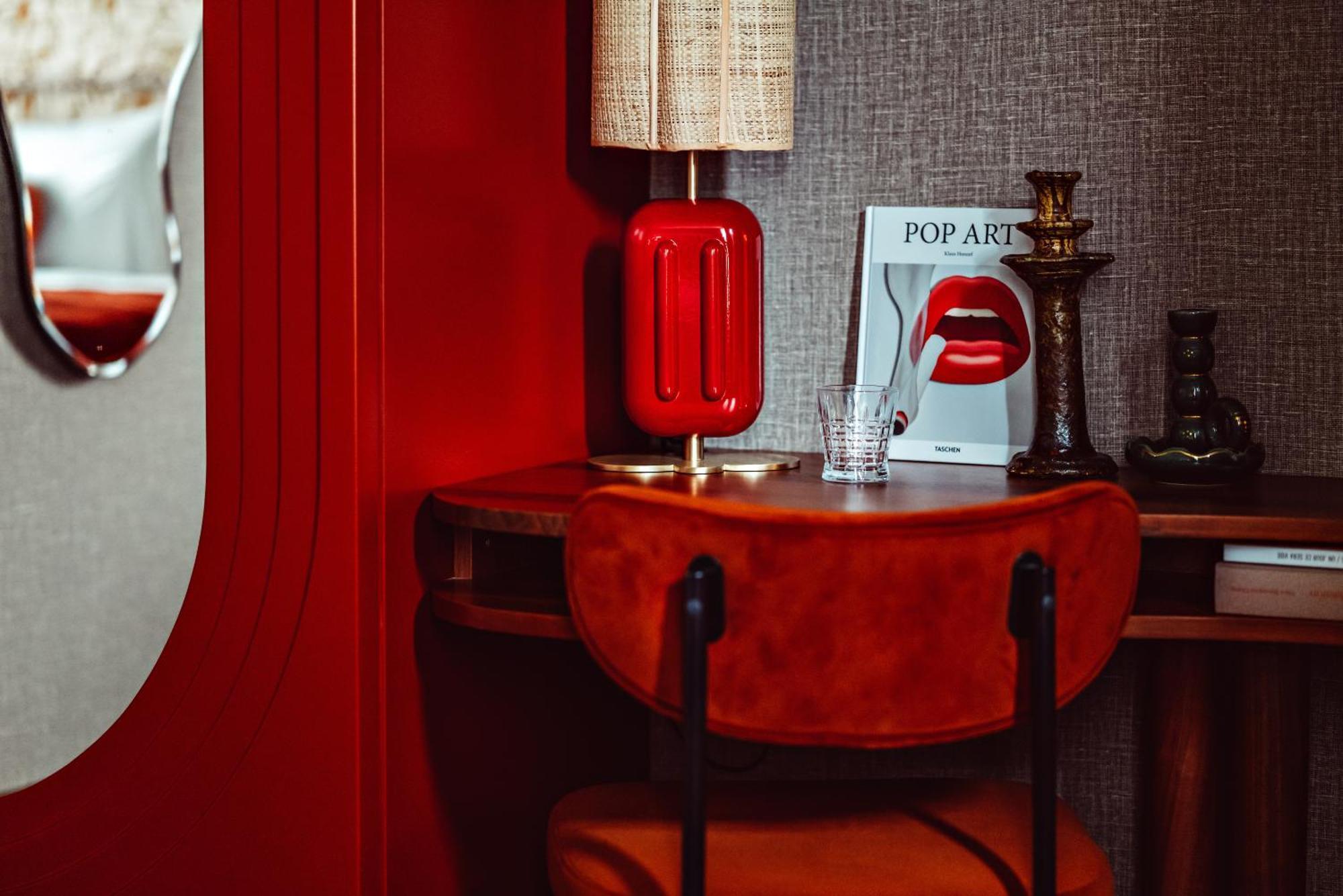 1.75 La Treve 4* Paris